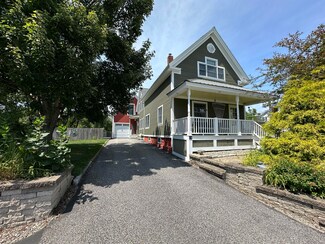 13 Mckinley Dr, Lewiston, ME 04240