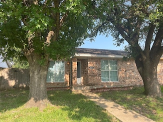 2528 Red River St, Mesquite, TX 75150