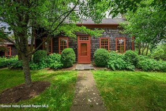 9960 New York 22, Hillsdale, NY 12529