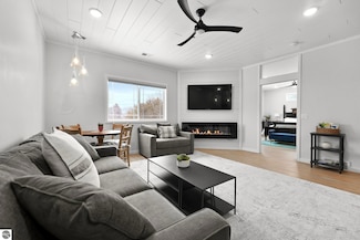 918 W Front St Unit 1-12, Traverse City, MI 49684