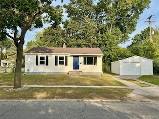 5220 Western Rd, Flint, MI 48506