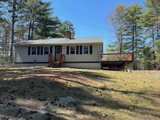 32 Oakwood Dr, Center Ossipee, NH 03814