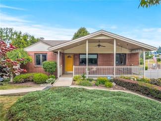 114 Bon Aire Dr, Butler, PA 16001