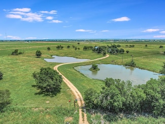 16421 S State Highway 95, Coupland, TX 78615