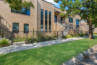 1049 E 8th St, Tulsa, OK 74120