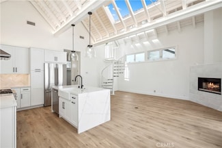 439 1/2 Carnation Ave, Corona Del Mar, CA 92625