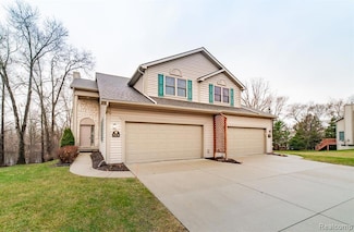 324 Stratford Ln, Lake Orion, MI 48360