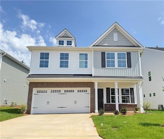 4321 Honeysuckle Vine Dr, Winston-Salem, NC 27106