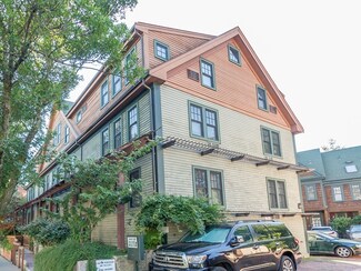 241 River St Unit 10, Cambridge, MA 02139