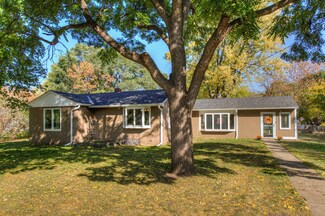 537 Quinmore Ave N, Lakeland, MN 55043