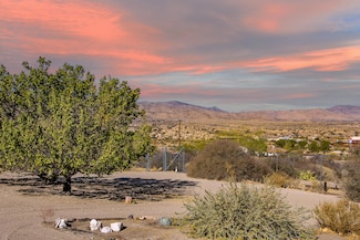 5626 Mountain View Ln, Pioneertown, CA 92268