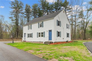 8 Battey Dr, Greenville, RI 02828