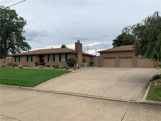 4500 Sandalwood Place, Vienna, WV 26105