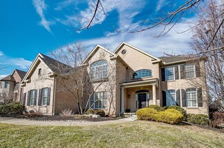 8041 Meadowcreek Dr, Cincinnati, OH 45244