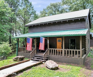 208 Charles Eaves Ln, Benton, TN 37307