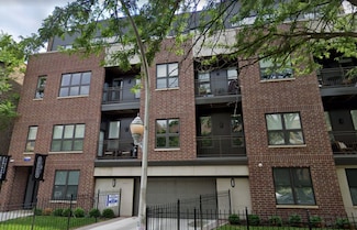933 W Belle Plaine Ave Unit 305, Chicago, IL 60613