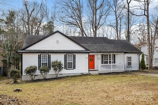 1919 Crooked Creek Dr, Charlotte, NC 28214