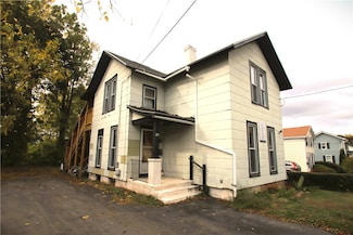 28 Utica St, Brockport, NY 14420