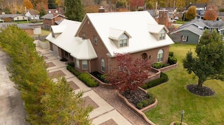 121 Oak Ln, Pikeville, KY 41501