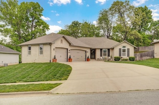 975 E Lakota St, Nixa, MO 65714