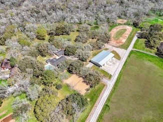 2423 Hargis St, East Bernard, TX 77435