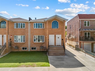 47-40 198th St, Flushing, NY 11358