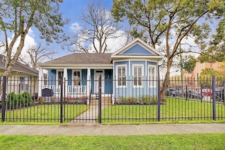 1247 Oxford St, Houston, TX 77008