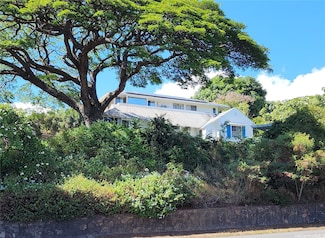 2056 Manoa Rd, Honolulu, HI 96822