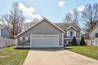 114 Elwood Ct, Holland, MI 49424