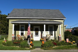 126 S 2nd St, Williamsburg, OH 45176