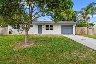 302 SW Whitmore Dr, Port Saint Lucie, FL 34984