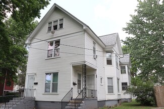 355 E Bourbonnais St, Kankakee, IL 60901