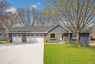 395 Highwood Drive Cir, Chaska, MN 55318