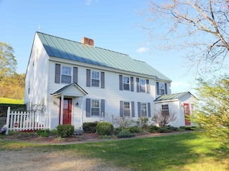 352 Maple Hill Rd, Newbury, VT 05051