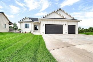 5413 N Saint Paul Ct, Wichita, KS 67204
