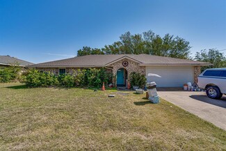 161 Creekview Dr E Unit 161, Red Oak, TX 75154