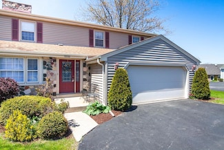12523 N Woodberry Dr, Mequon, WI 53092