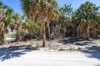 72 Palm Dr, Cape Haze, FL 33946