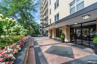 6600 Boulevard E Unit 8A, West New York, NJ 07093