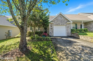 1652 Emerald Pointe Ln, Knoxville, TN 37918