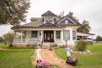2015 Fm 935, Lott, TX 76656