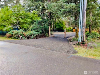 409 Draconis Ave SE, Ocean Shores, WA 98569