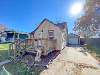 1133 Prairie St, Adel, IA 50003