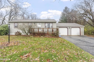 38 Duncan Rd, Gansevoort, NY 12831