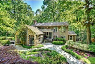2742 Horseshoe Trail, Chester Springs, PA 19425