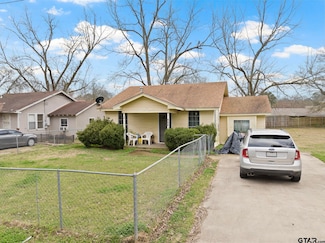 212 Cottonbelt St, Mount Vernon, TX 75457