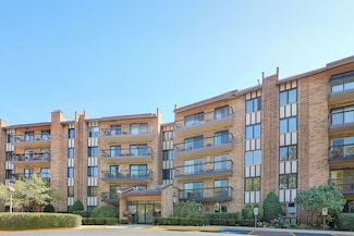 501 Lake Hinsdale Dr Unit 307, Willowbrook, IL 60527