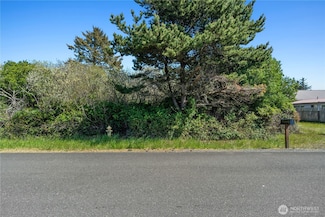 478 Ensign Ave NW, Ocean Shores, WA 98569