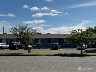 200 8th St, Lynden, WA 98264