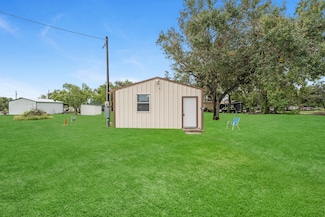 276 8th St, Markham, TX 77456